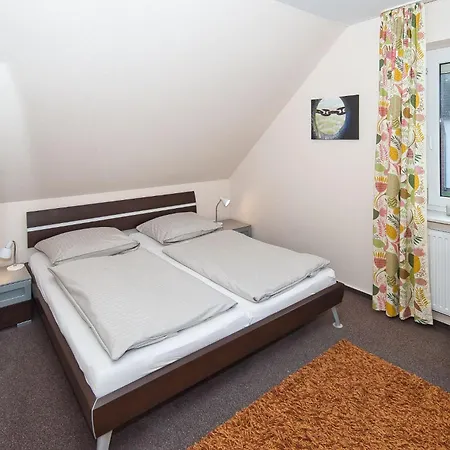 Dallacker 2, 8 Apartman *